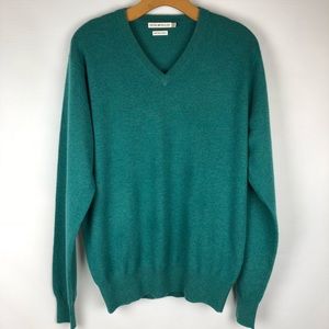 Peter Millar, men’s cashmere v-neck sweater, h
